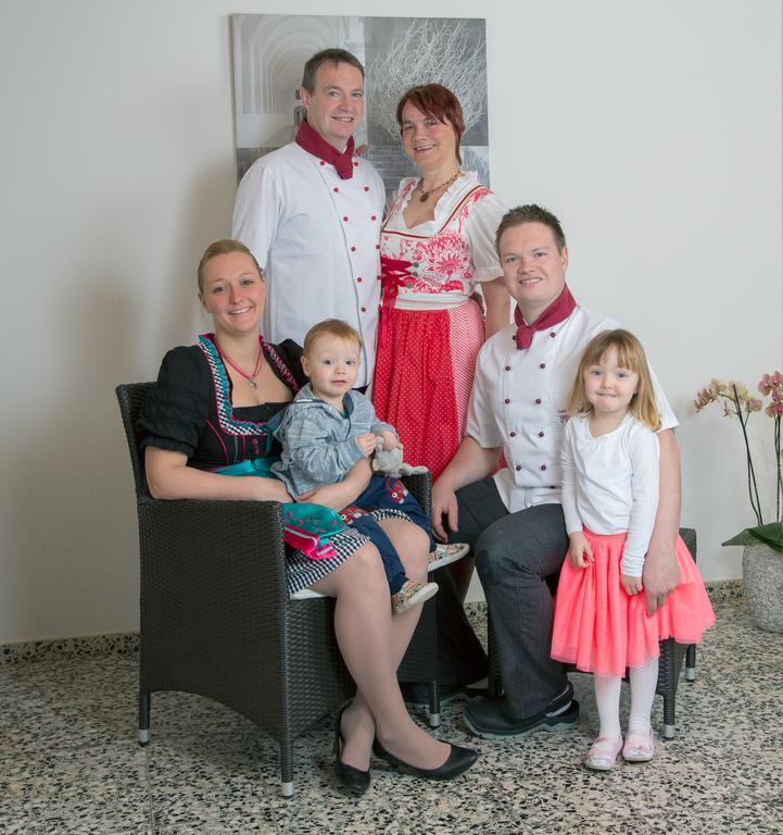 Thaelerhaeusle Hotel Фуртванген Екстериор снимка